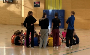 Beitrag aus der Schul-GmbH: Schülerinnen und Schüler der RHG als Grundschullehrkräfte